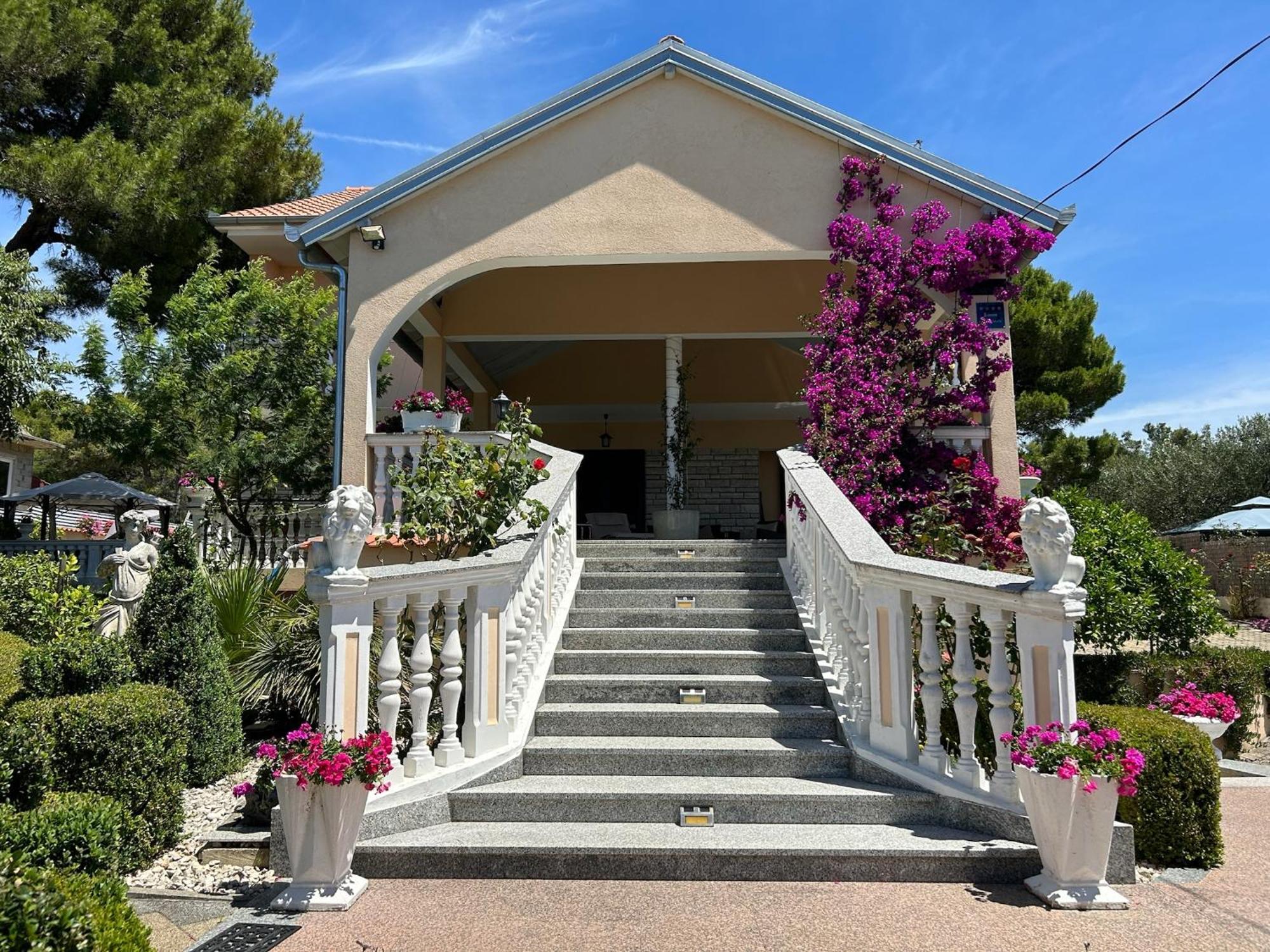 Holiday Home Villa Romantica Sveti Filip i Jakov Eksteriør billede