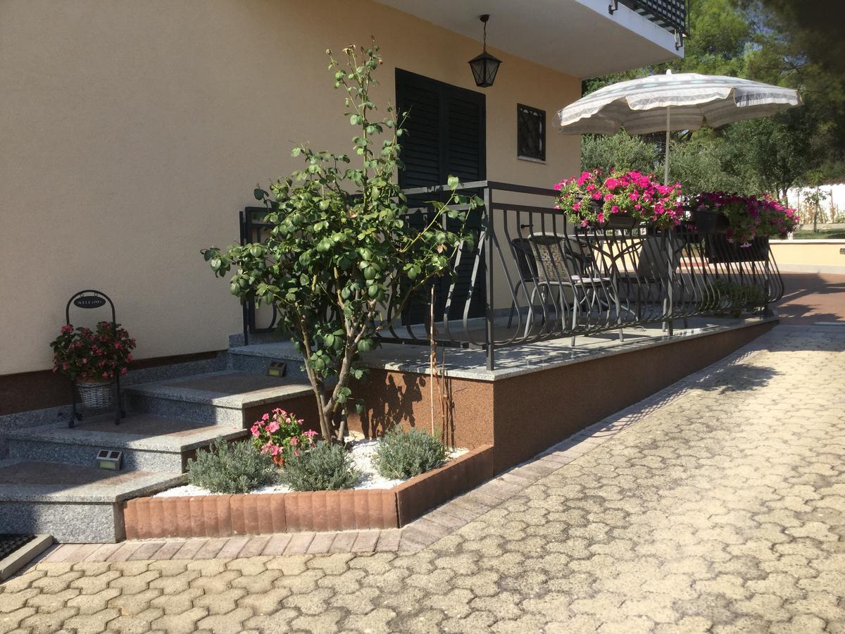 Holiday Home Villa Romantica Sveti Filip i Jakov Eksteriør billede